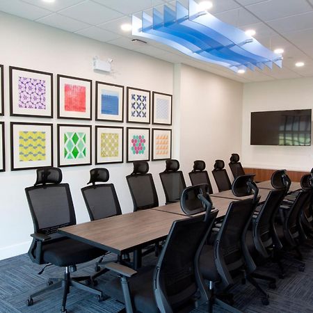 Holiday Inn Express & Suites - Edmonton Sw - Windermere By Ihg Buitenkant foto