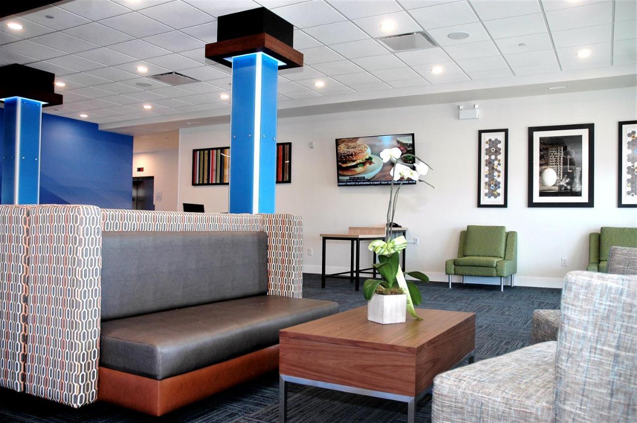 Holiday Inn Express & Suites - Edmonton Sw - Windermere By Ihg Buitenkant foto