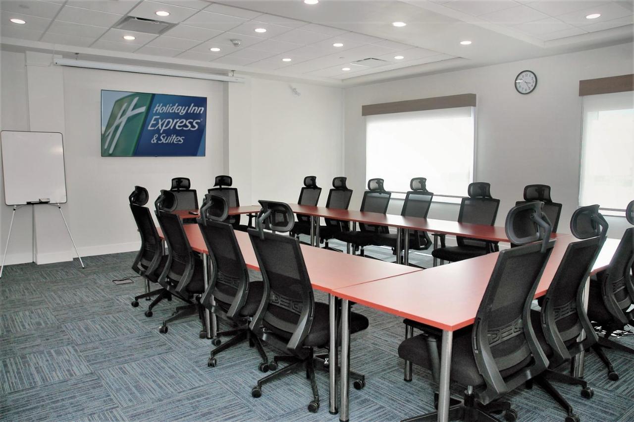 Holiday Inn Express & Suites - Edmonton Sw - Windermere By Ihg Buitenkant foto